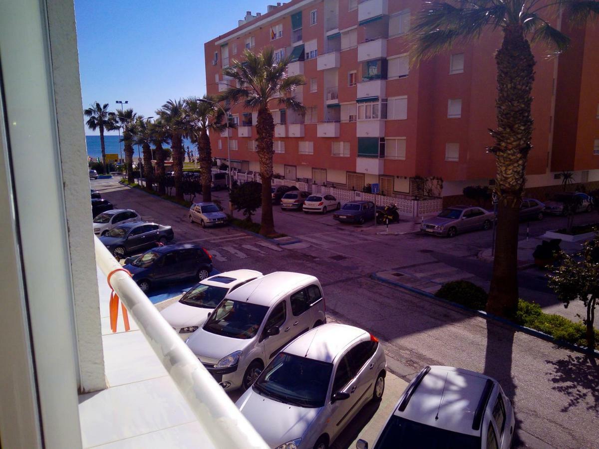 Playa La Cala In Front Of The Beach Free Parking Màlaga Exteriér fotografie