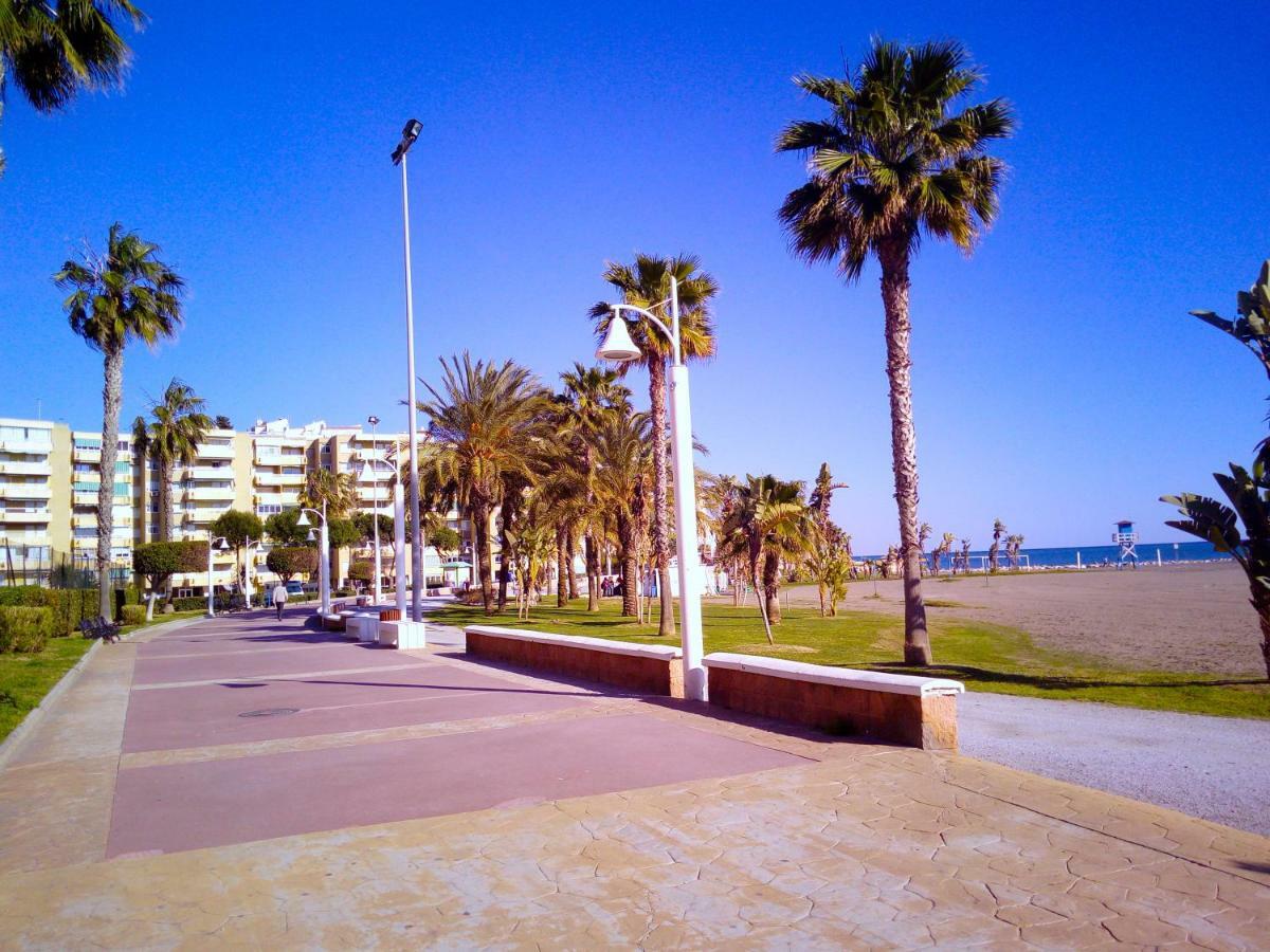 Playa La Cala In Front Of The Beach Free Parking Màlaga Exteriér fotografie
